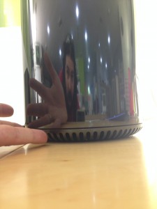 Mac Pro 2013 reflection