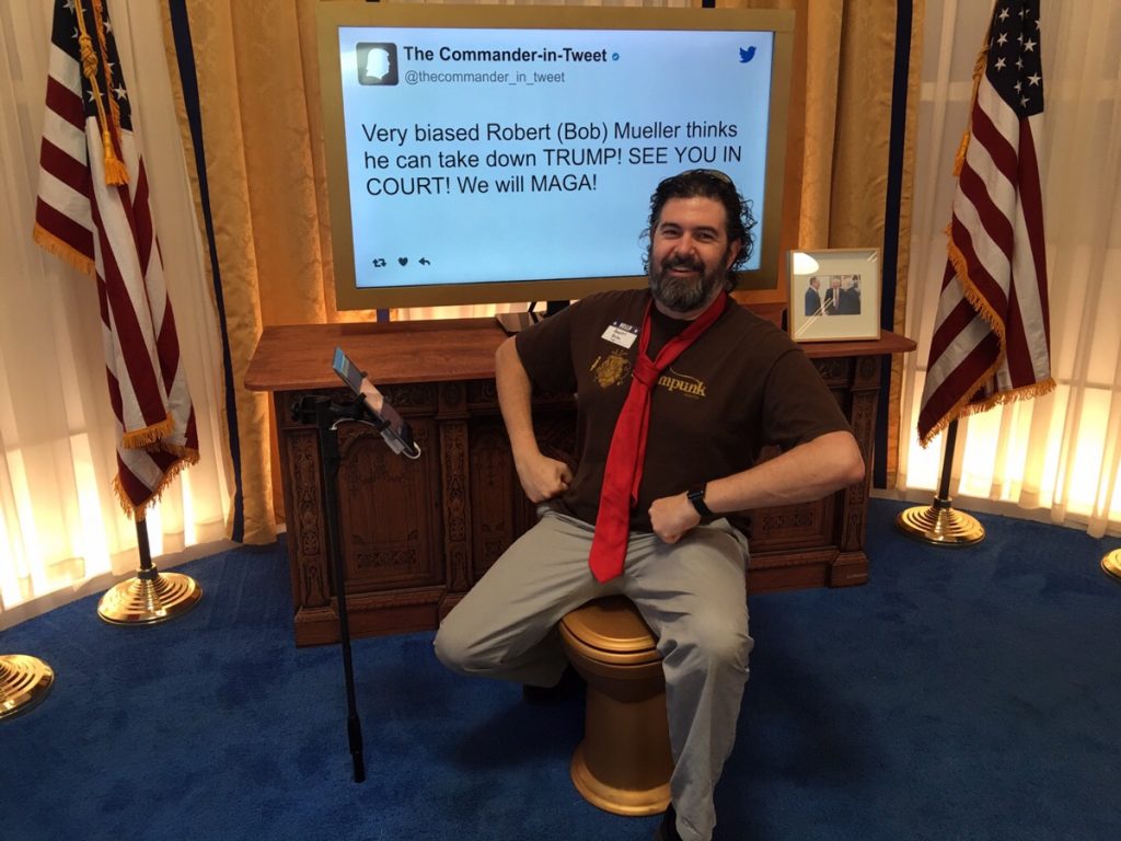 be3n Trump #dailyshowlibrary set with golden toilet