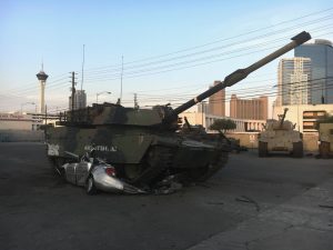 Battlefield Las Vegas - Tank crushing car