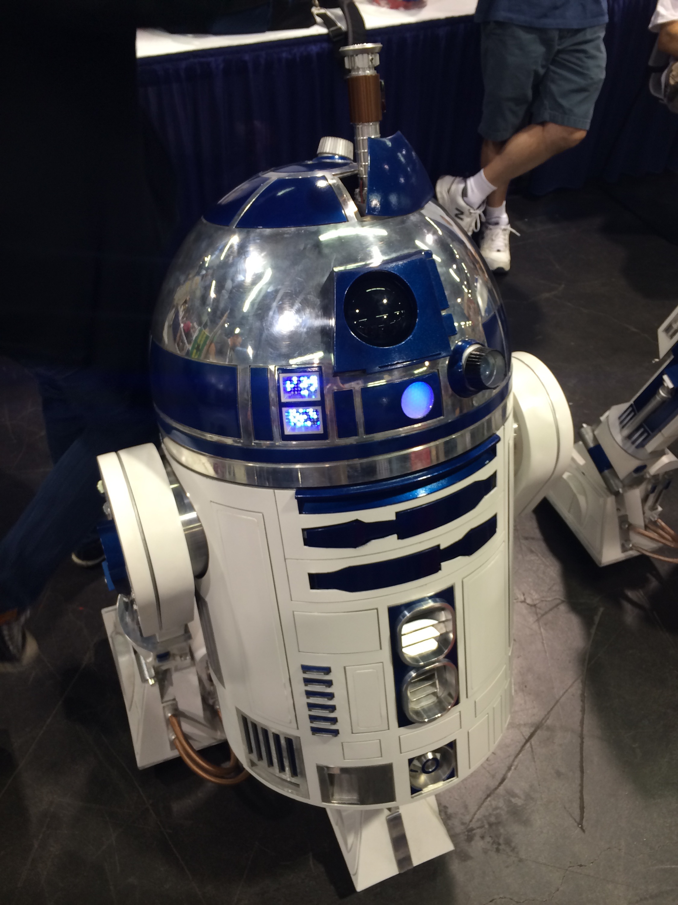 R2-D2 R2-D2